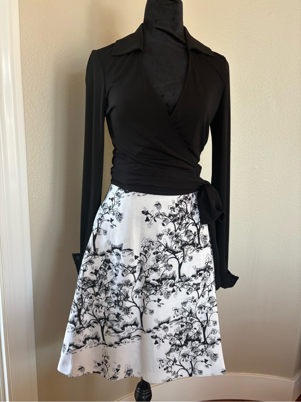 Diane Von Furstenberg Black and White Floral A-Line Skirt